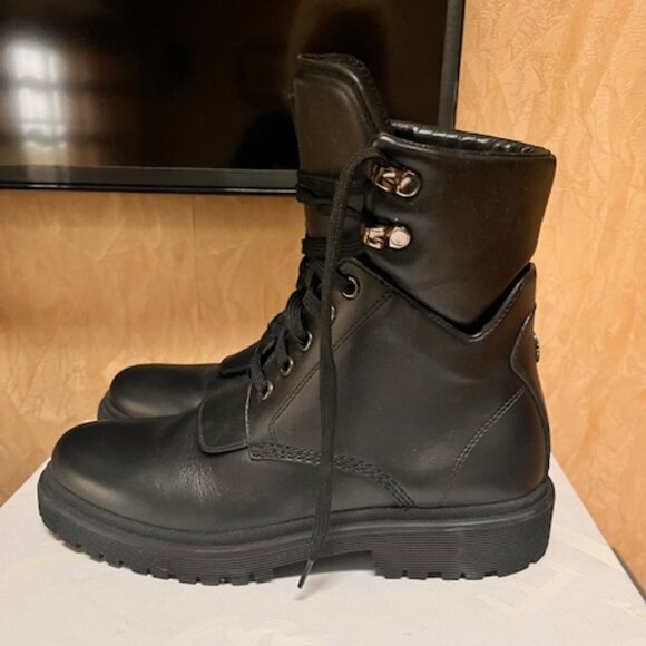 100% Authentic Moncler Leather Patty Ankle Lace Boots Black Size 38 - Picture 1 of 11
